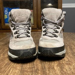 LL Bean 7 1/2 womens hiking boots